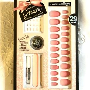 L.A. Colors Manicure Dream Artificial Nail Tip 29 Piece Set Gem Accents & Tools